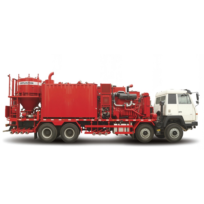 Fracturing fluid continuous mixing truck oilfield equipment